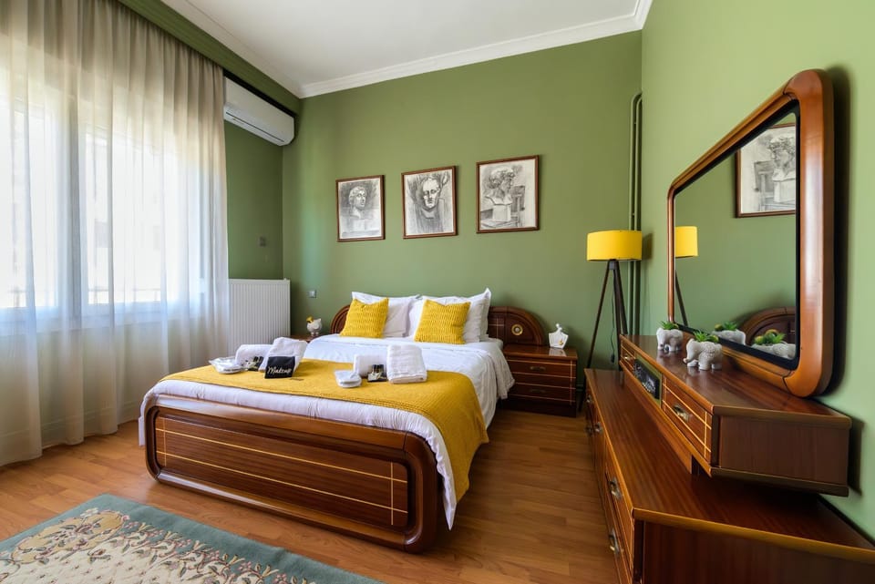 Bed, Photo of the whole room, Bedroom, air conditioner