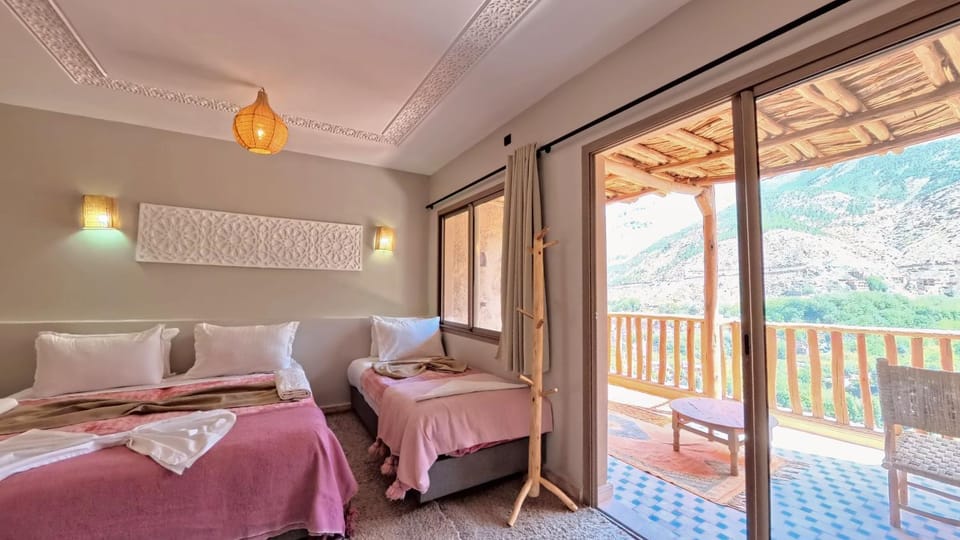 Patio, Bed, Natural landscape, View (from property/room), Balcony/Terrace, Photo of the whole room, Bedroom, towels
