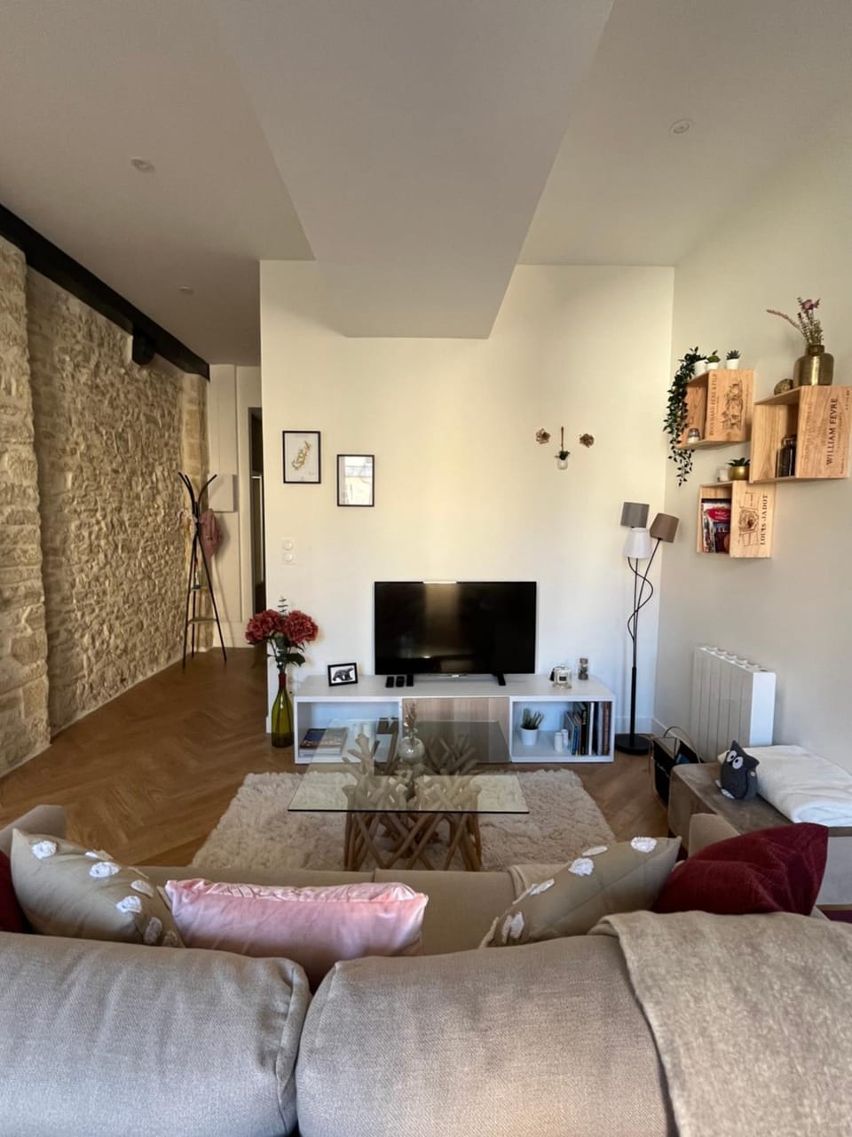 TV and multimedia, Living room, Lounge or bar, Seating area