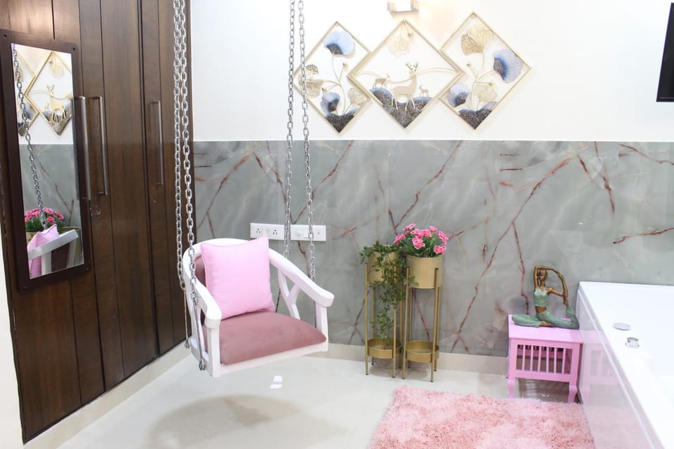 Living room, Bath