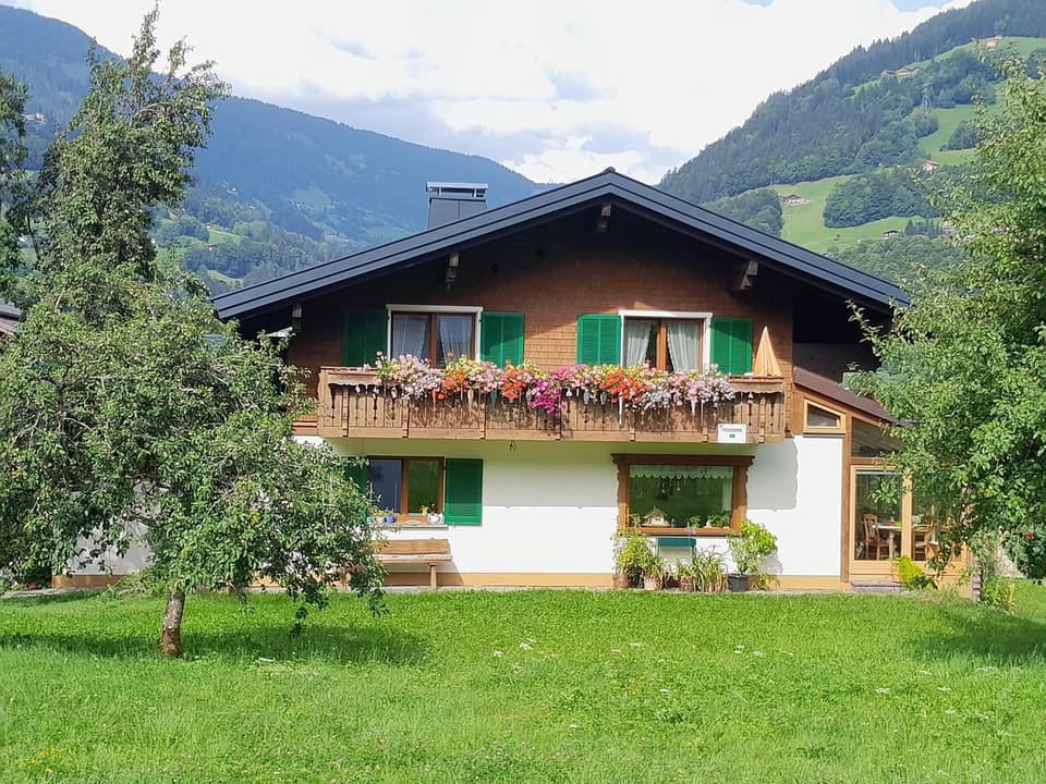 Property building, Garden, Garden view, Mountain view