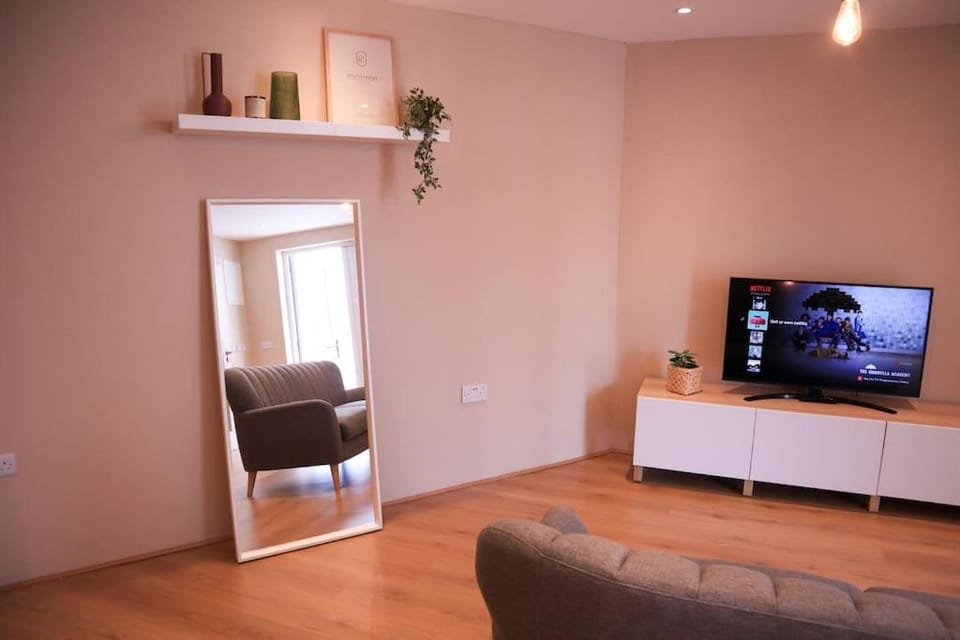 Communal lounge/ TV room, TV and multimedia, Living room