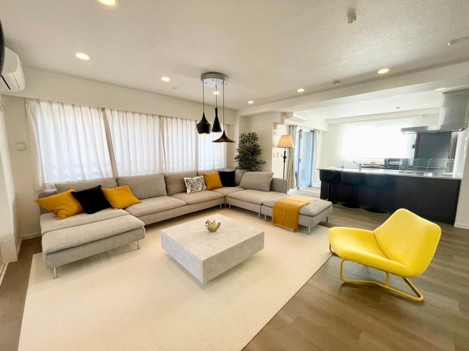 Kitchen or kitchenette, Living room, Seating area