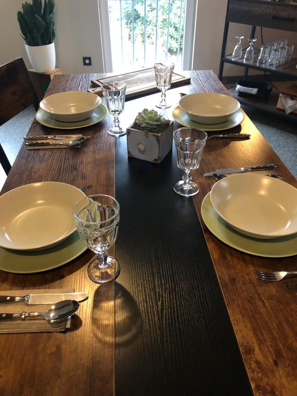 Dining area, Food, kitchen