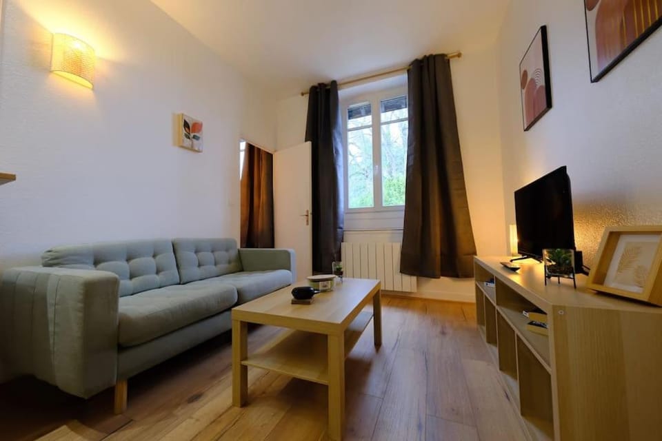Communal lounge/ TV room, TV and multimedia, Living room