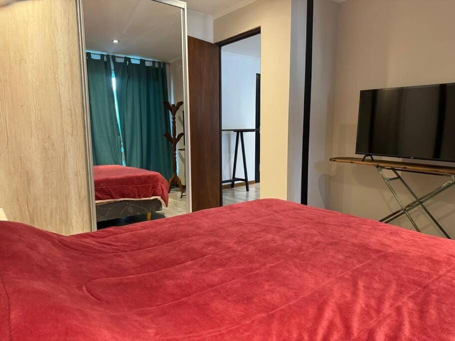 Bed, TV and multimedia, Bedroom