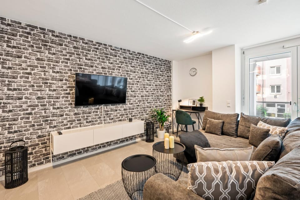 Communal lounge/ TV room, TV and multimedia, Living room