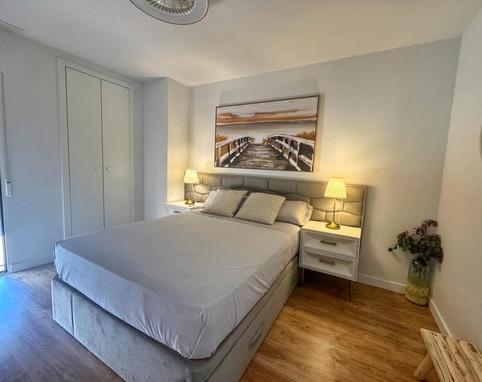 Bed, Photo of the whole room, Bedroom, wardrobe