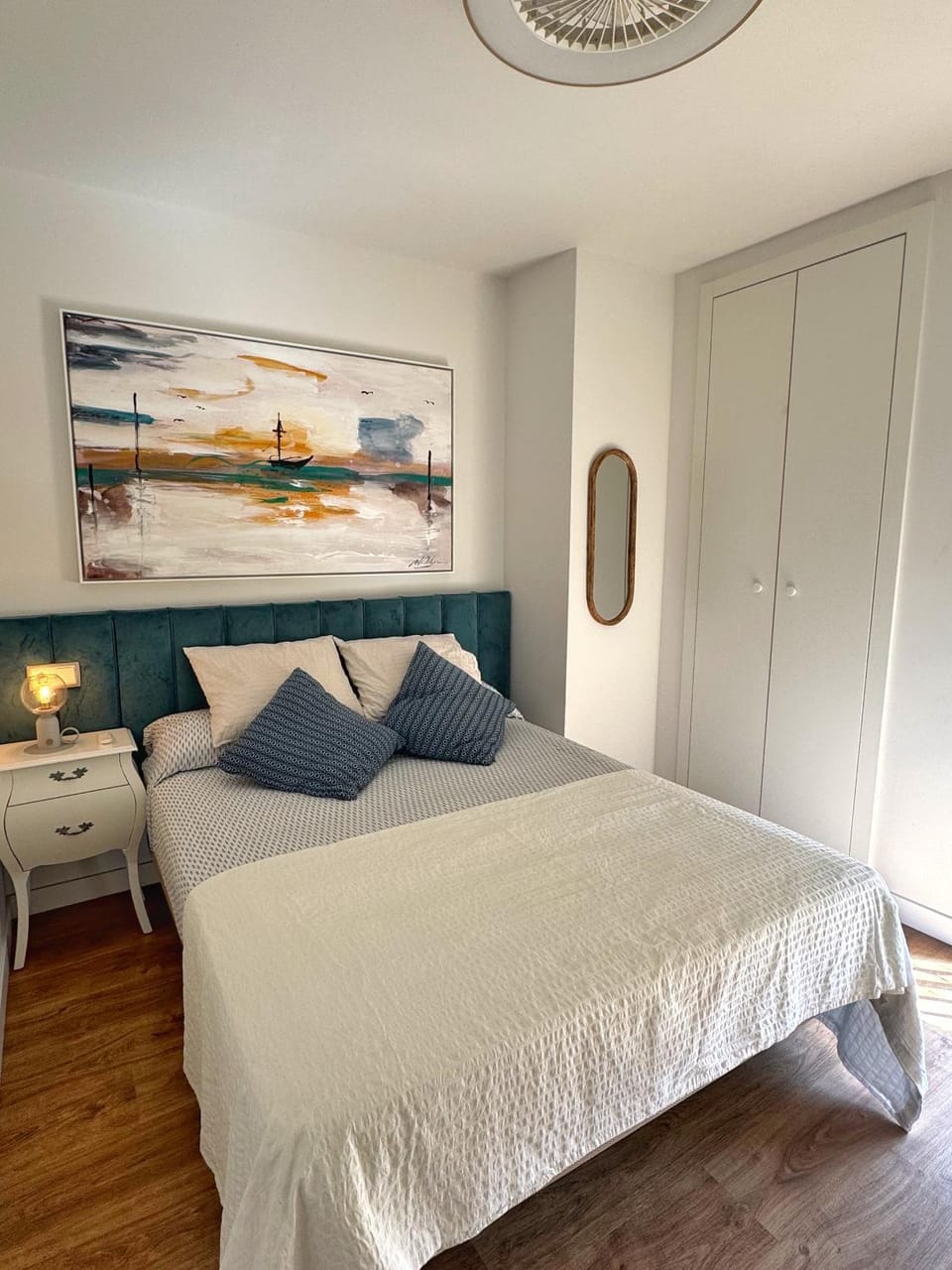 Bed, Photo of the whole room, Bedroom, wardrobe