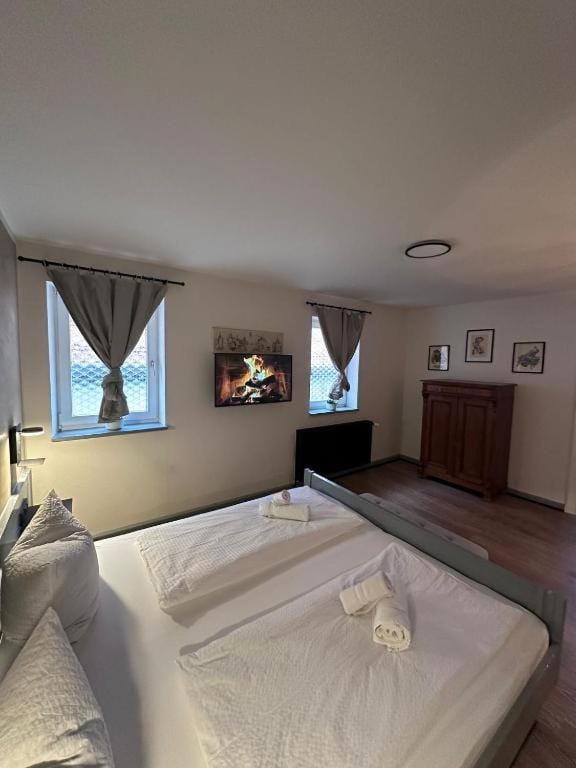 Bed, Bedroom