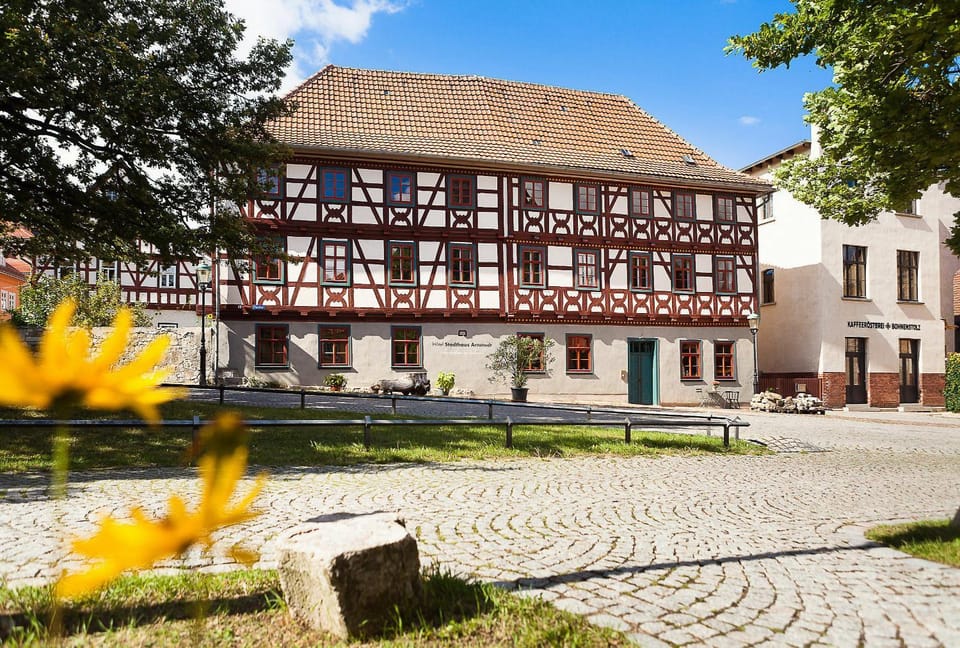 Property building, Day