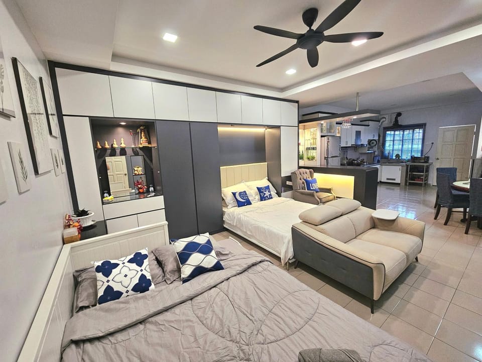 Bed, Kitchen or kitchenette, Photo of the whole room, Bedroom