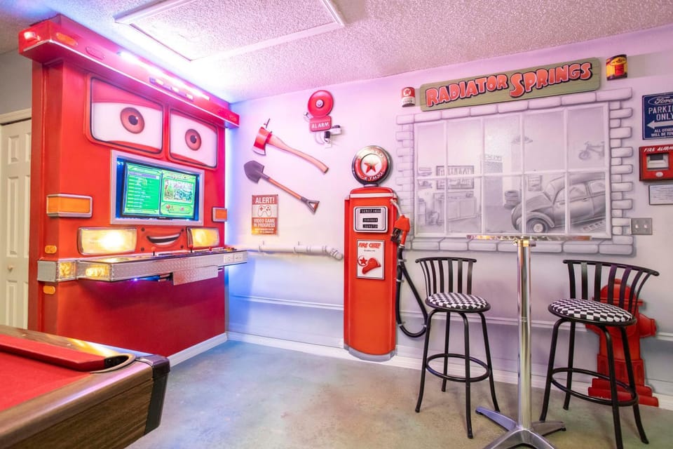 Game Room, Decorative detail, Family