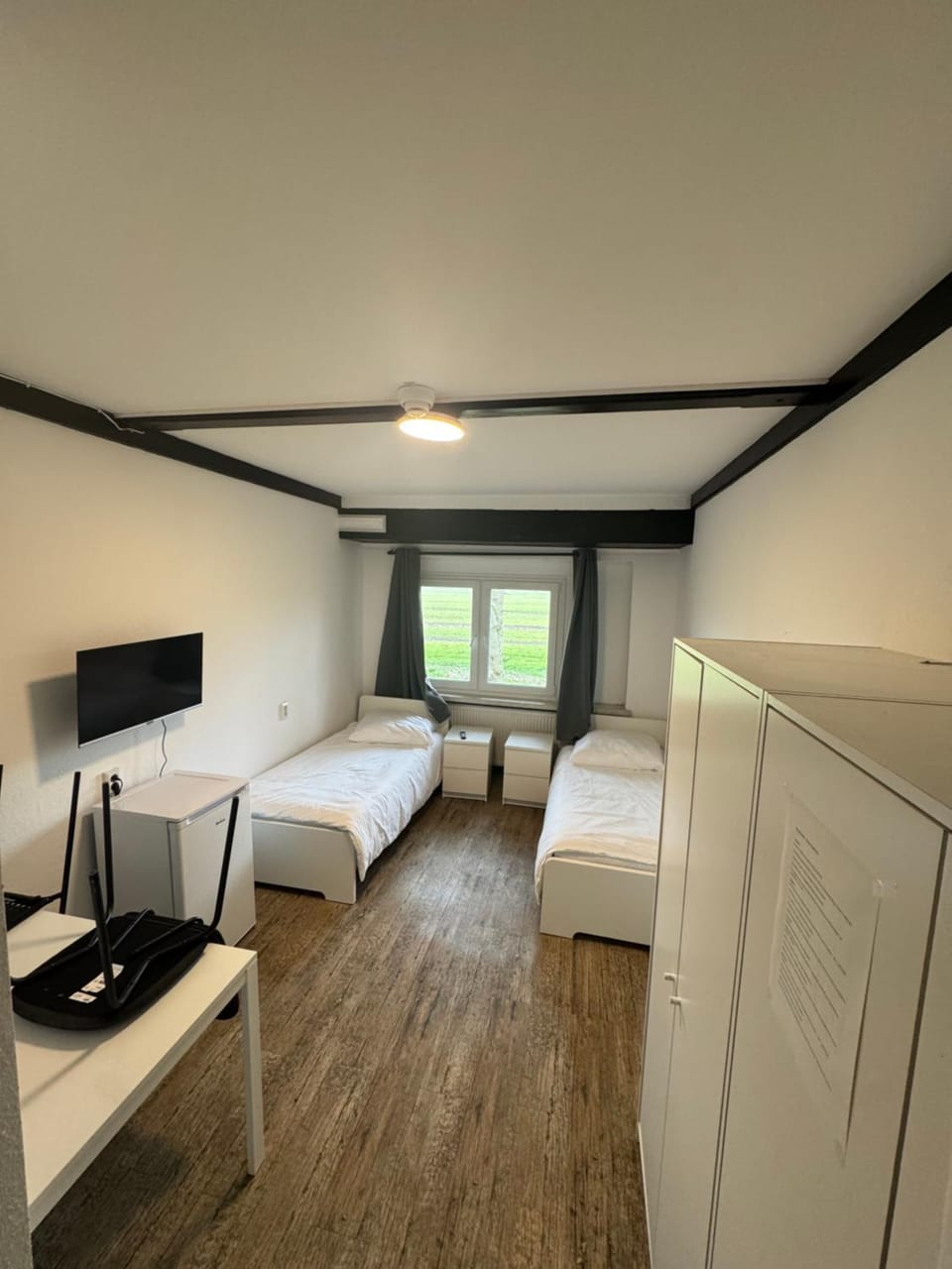 Bed, TV and multimedia, Photo of the whole room, Bedroom, wardrobe