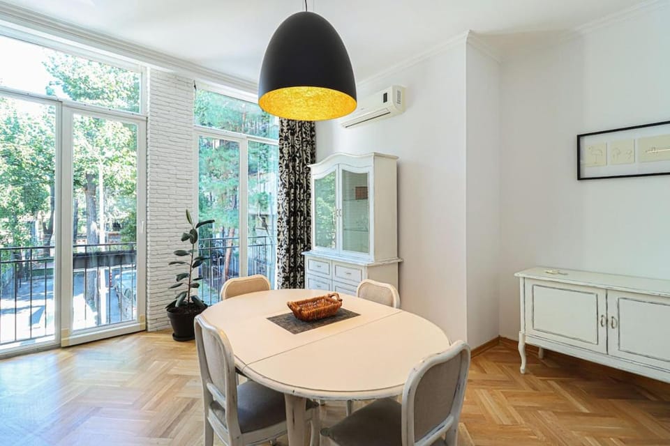 Stylish 3BR Apt near Mziuri Park - By Wehost Apartment in Tbilisi, Georgia