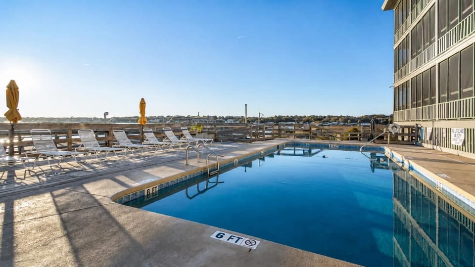 Condo with Breathtaking Views in Murrells Inlet House in Garden City