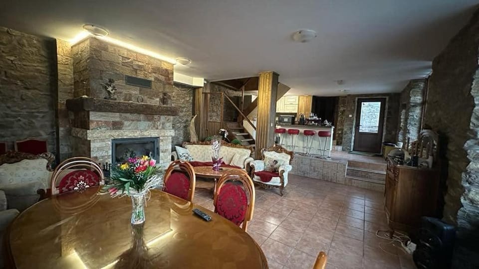 Living room, Seating area, fireplace
