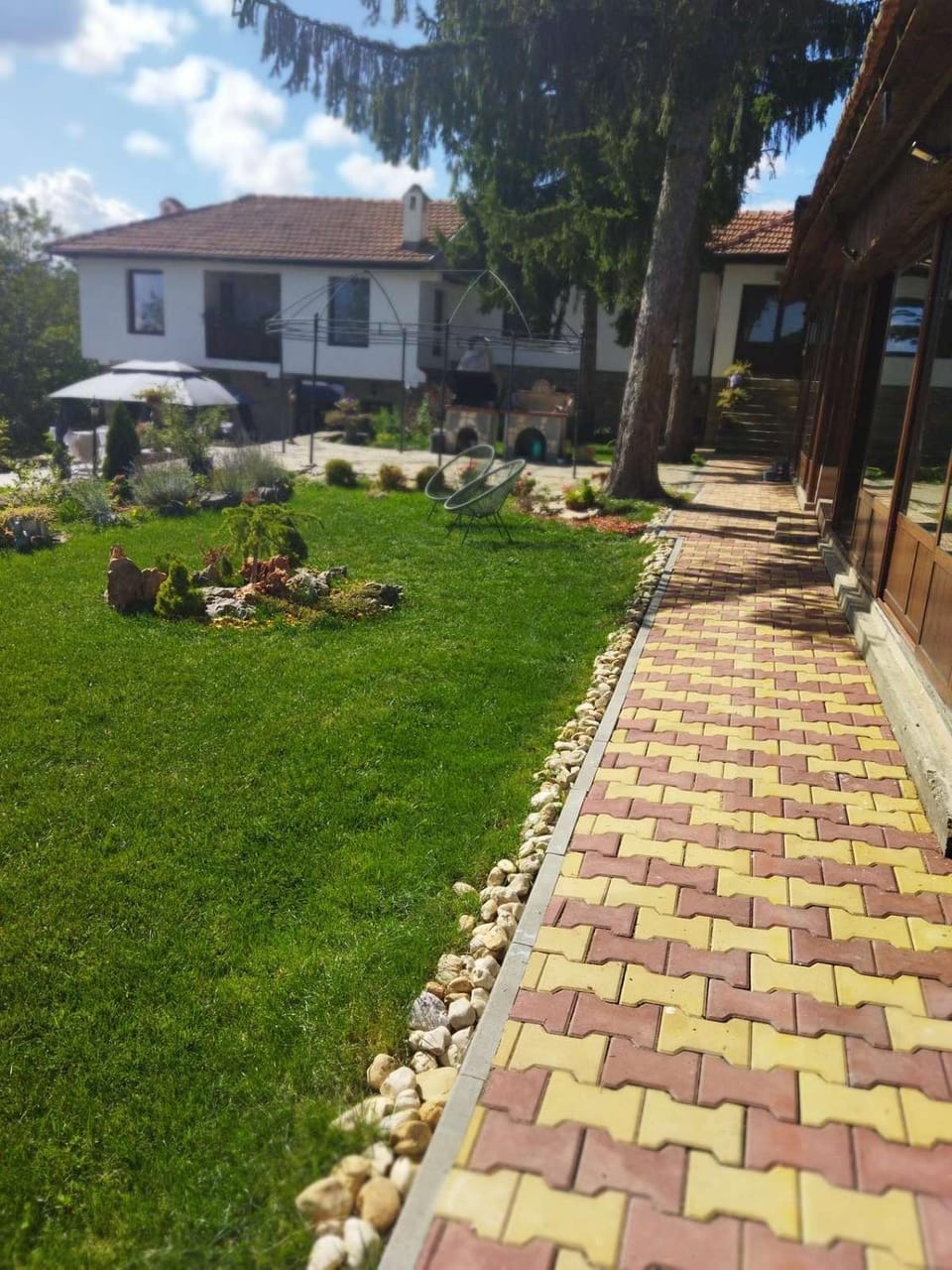 Property building, Spring, Garden