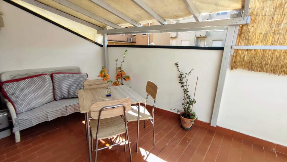 Balcony/Terrace, Floor plan, Dining area, Breakfast, Lunch