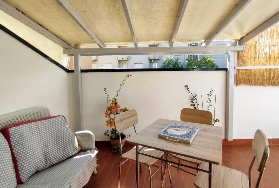 Balcony/Terrace, Floor plan, Dining area, Breakfast, Lunch