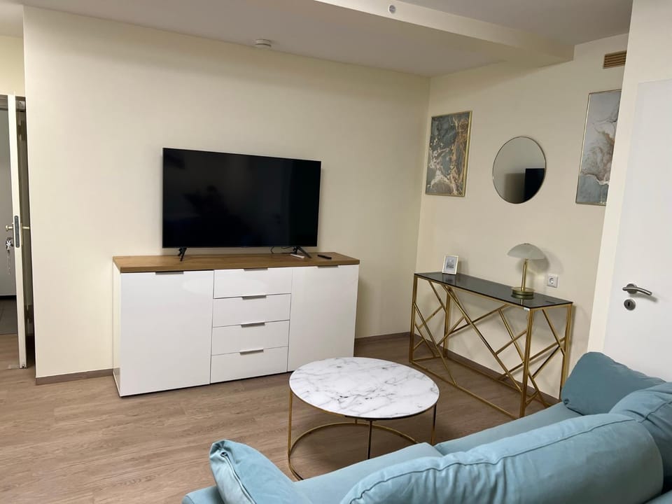 TV and multimedia, Seating area