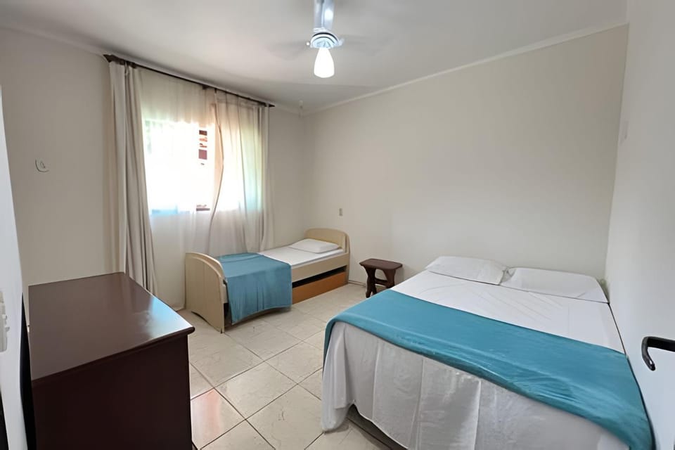 Aréa gourmet, Sinuca, Piscina, Petfriendly, 3 suite House in Peruíbe
