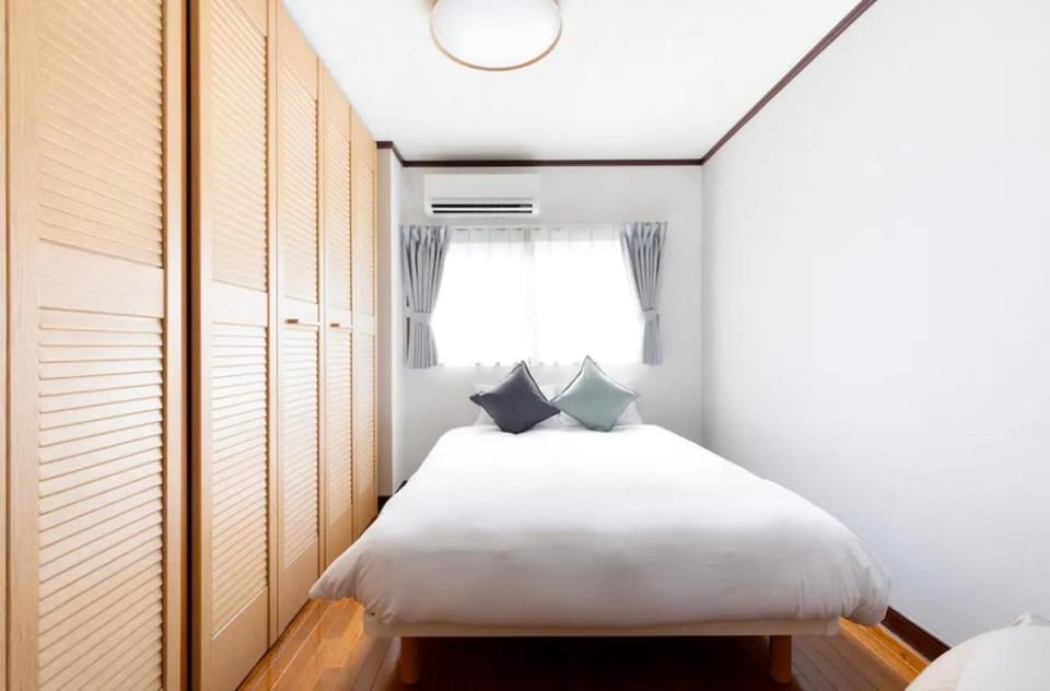 Bed, Bedroom, wardrobe
