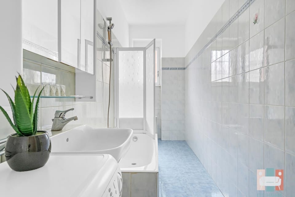 Shower, Bathroom, Bath, towels
