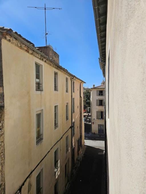 Neighbourhood, City view, Street view, Location