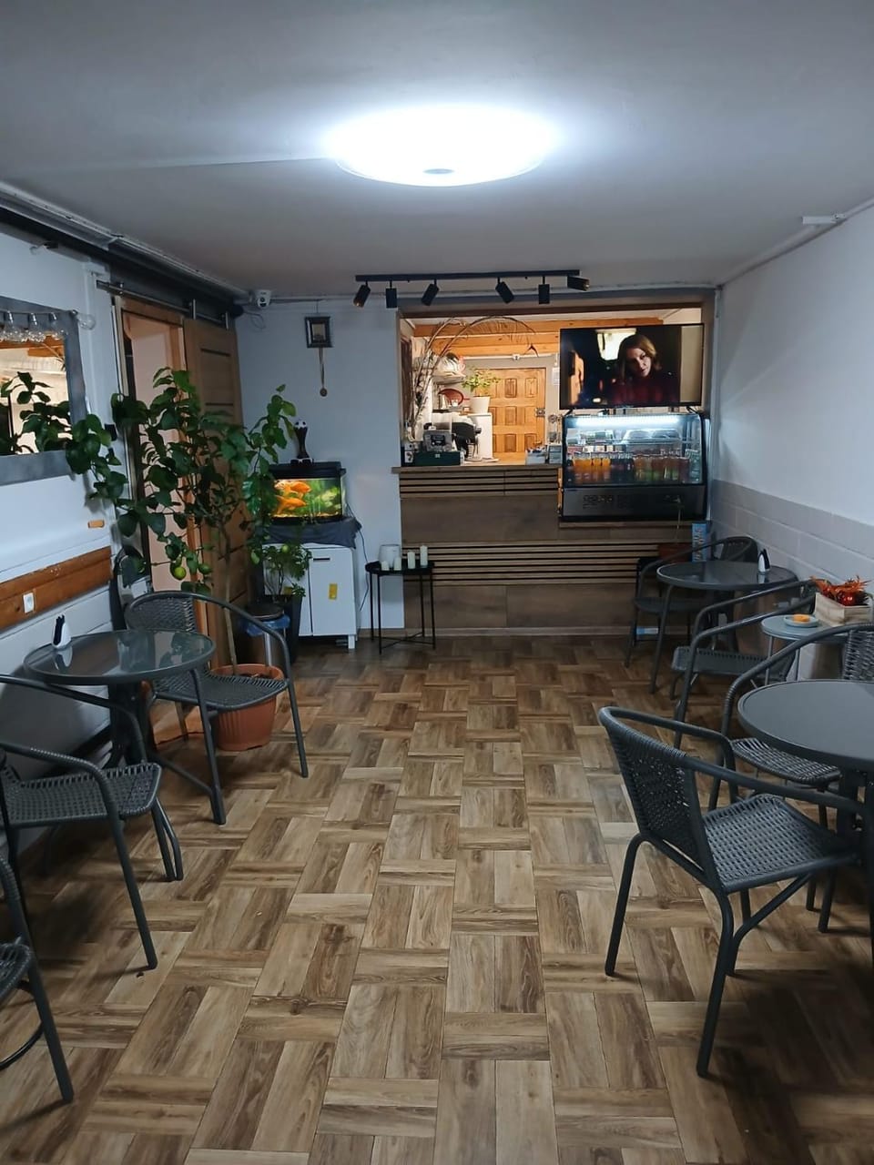 Restaurant/places to eat, Lounge or bar, Banquet/Function facilities, Seating area