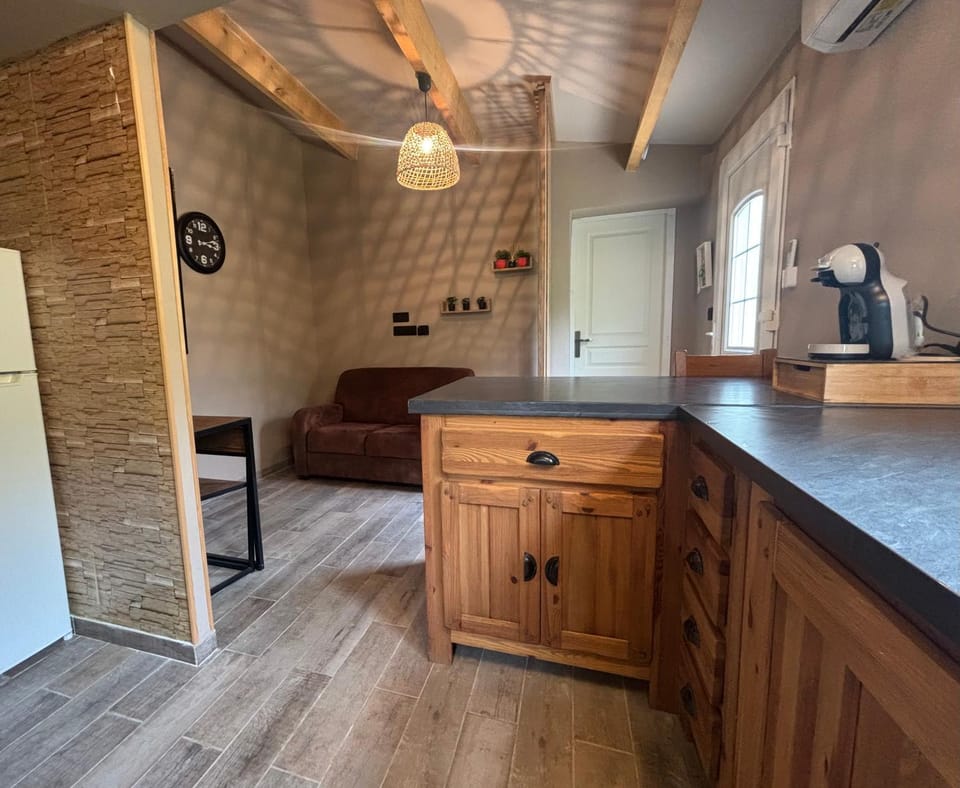 Seating area, kitchen