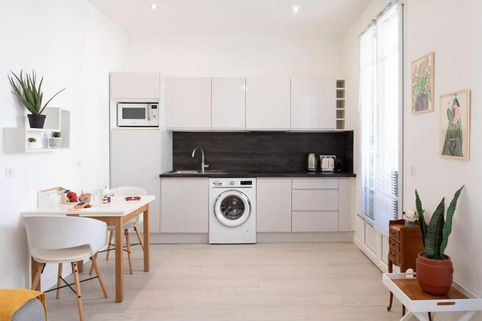 Cosy and hyper central Jean Medecin Apartment in Nice