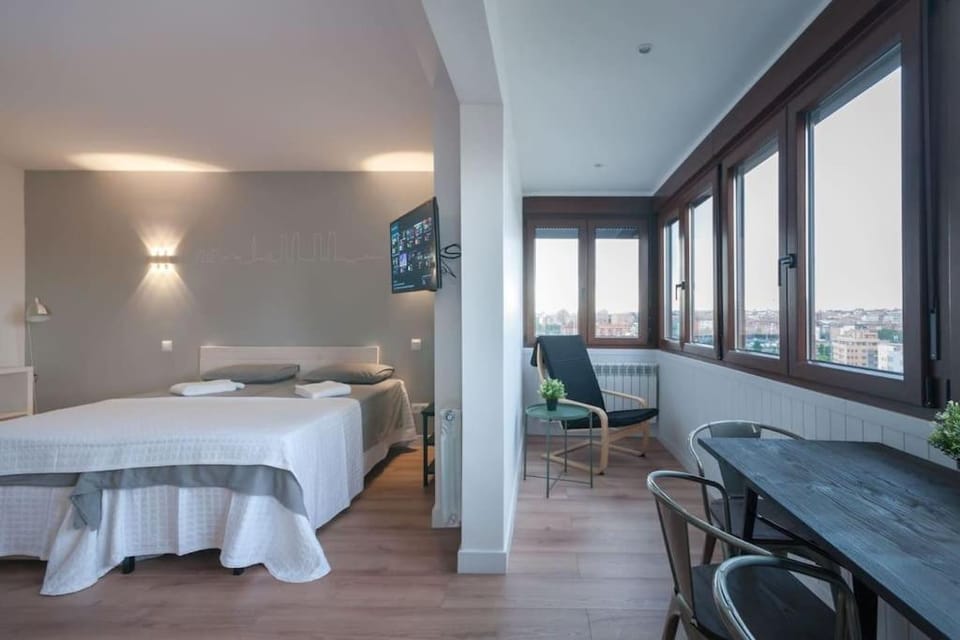 ººººCH Residential Area Modern City Views WiFi ACºººº Apartment in Madrid