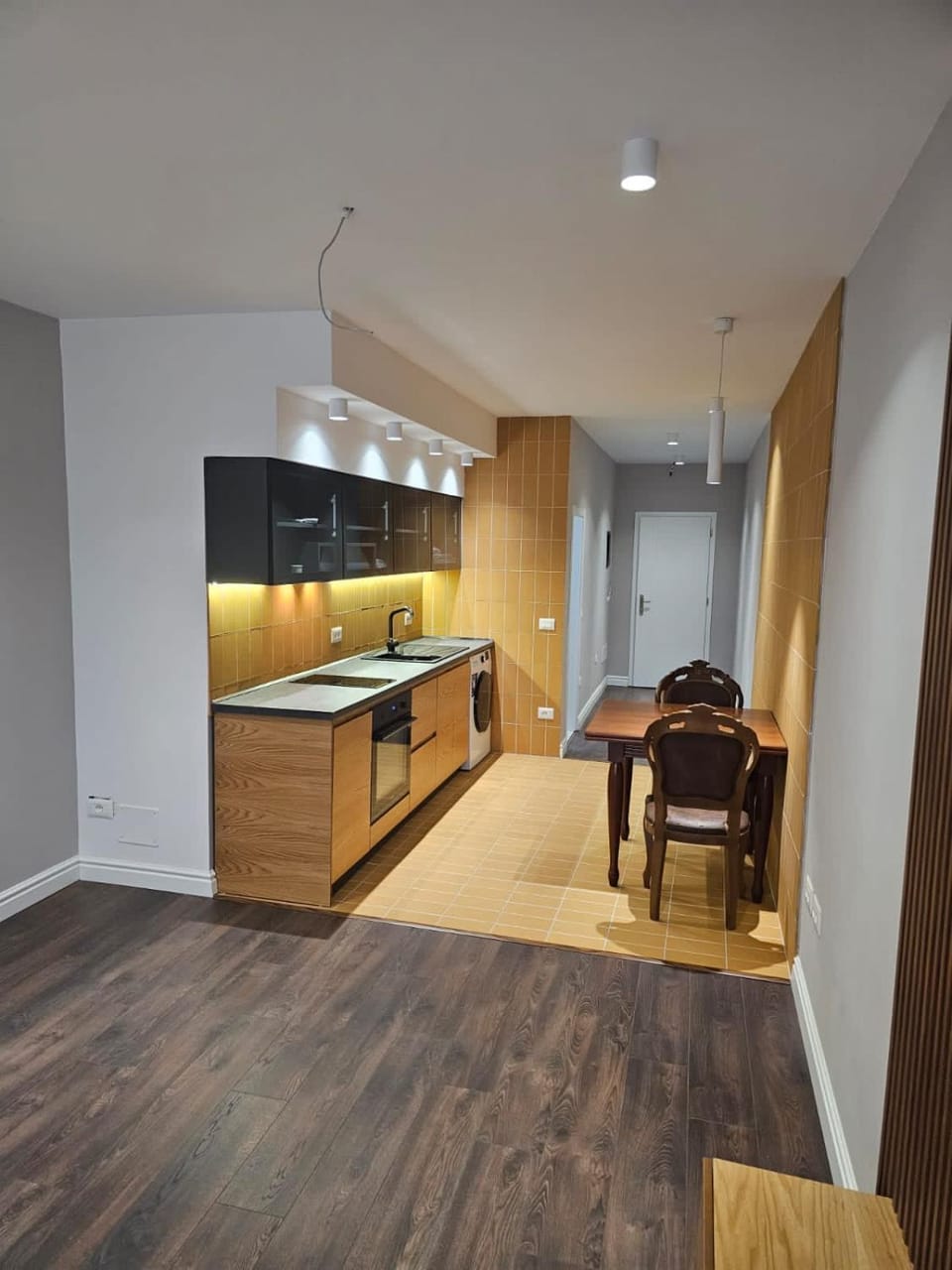 Kitchen or kitchenette, Dining area, stove