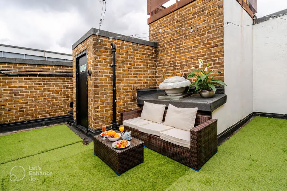 Patio, Day, Seating area