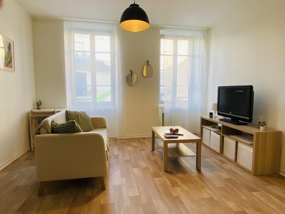 Communal lounge/ TV room, Living room