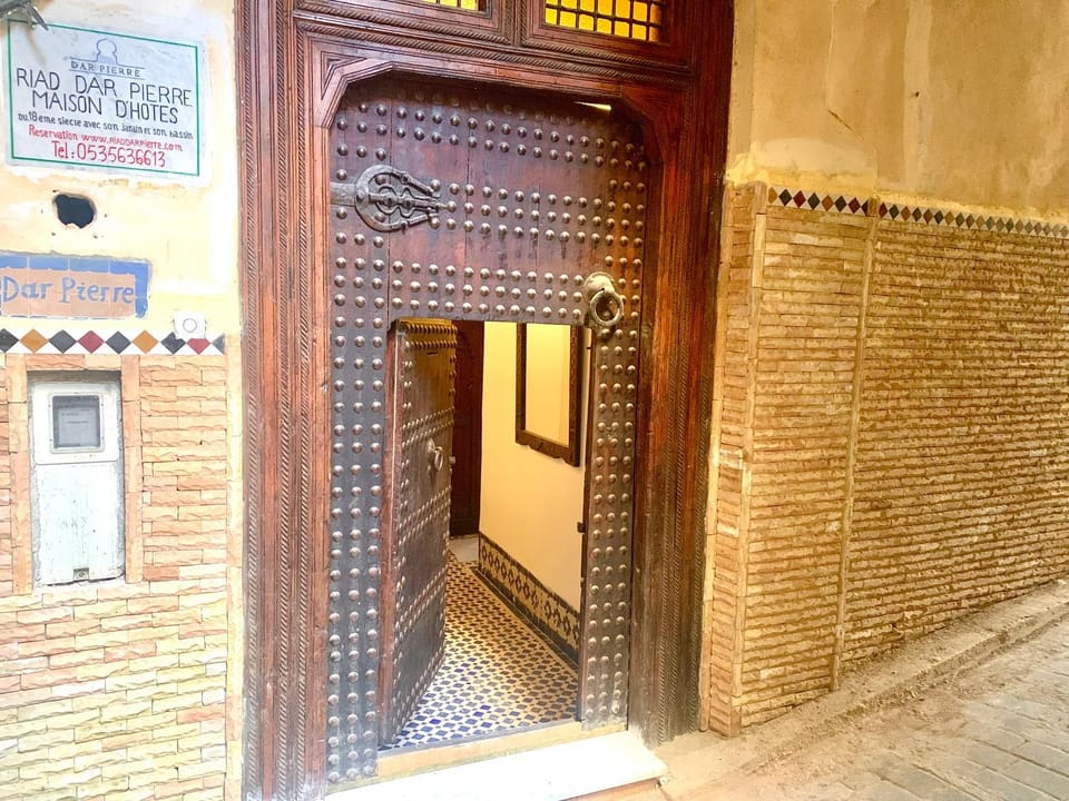 Facade/entrance