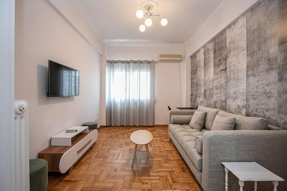 TV and multimedia, Living room, Seating area, air conditioner