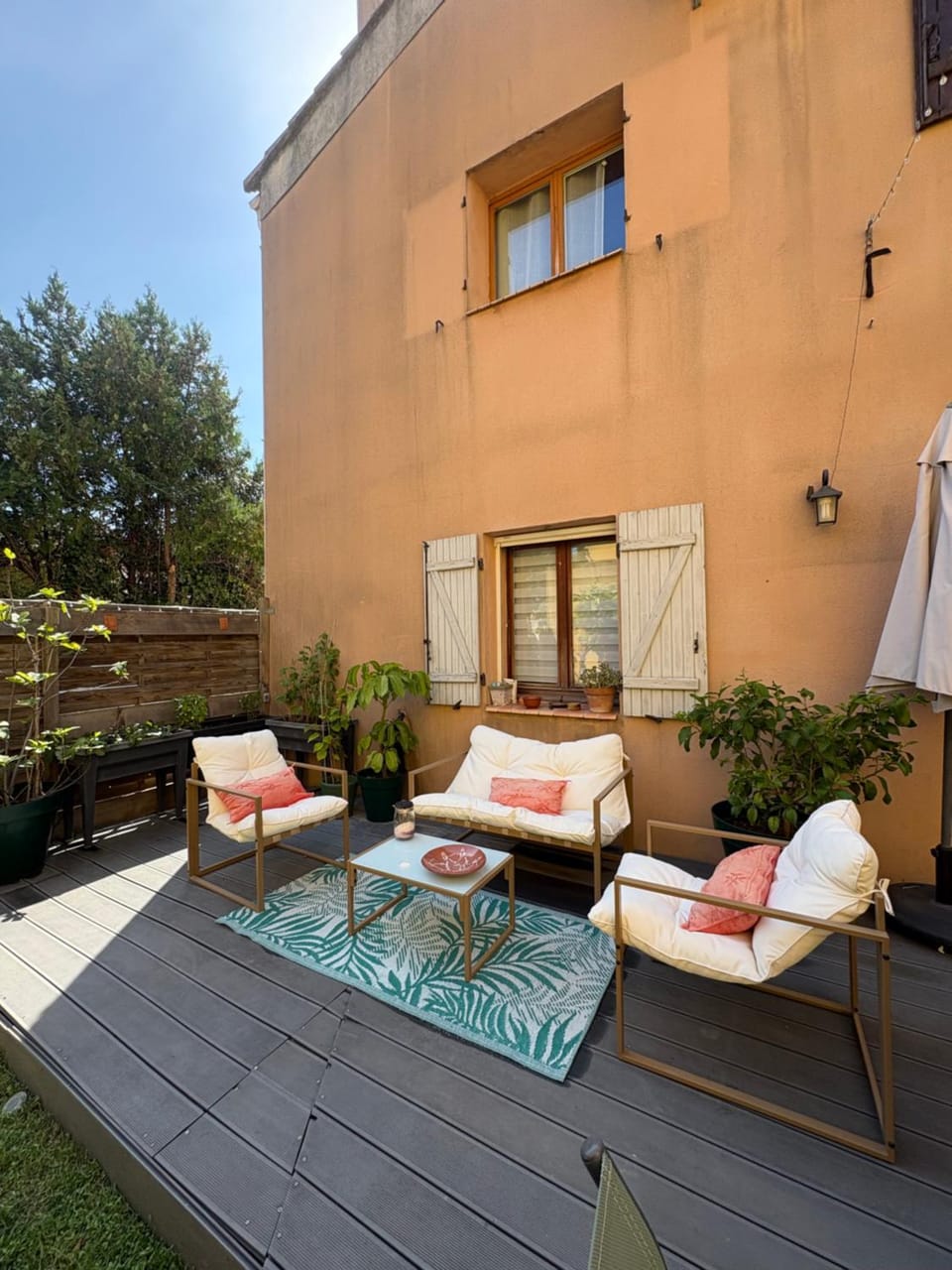 Patio, Day, Garden, Balcony/Terrace, Garden view