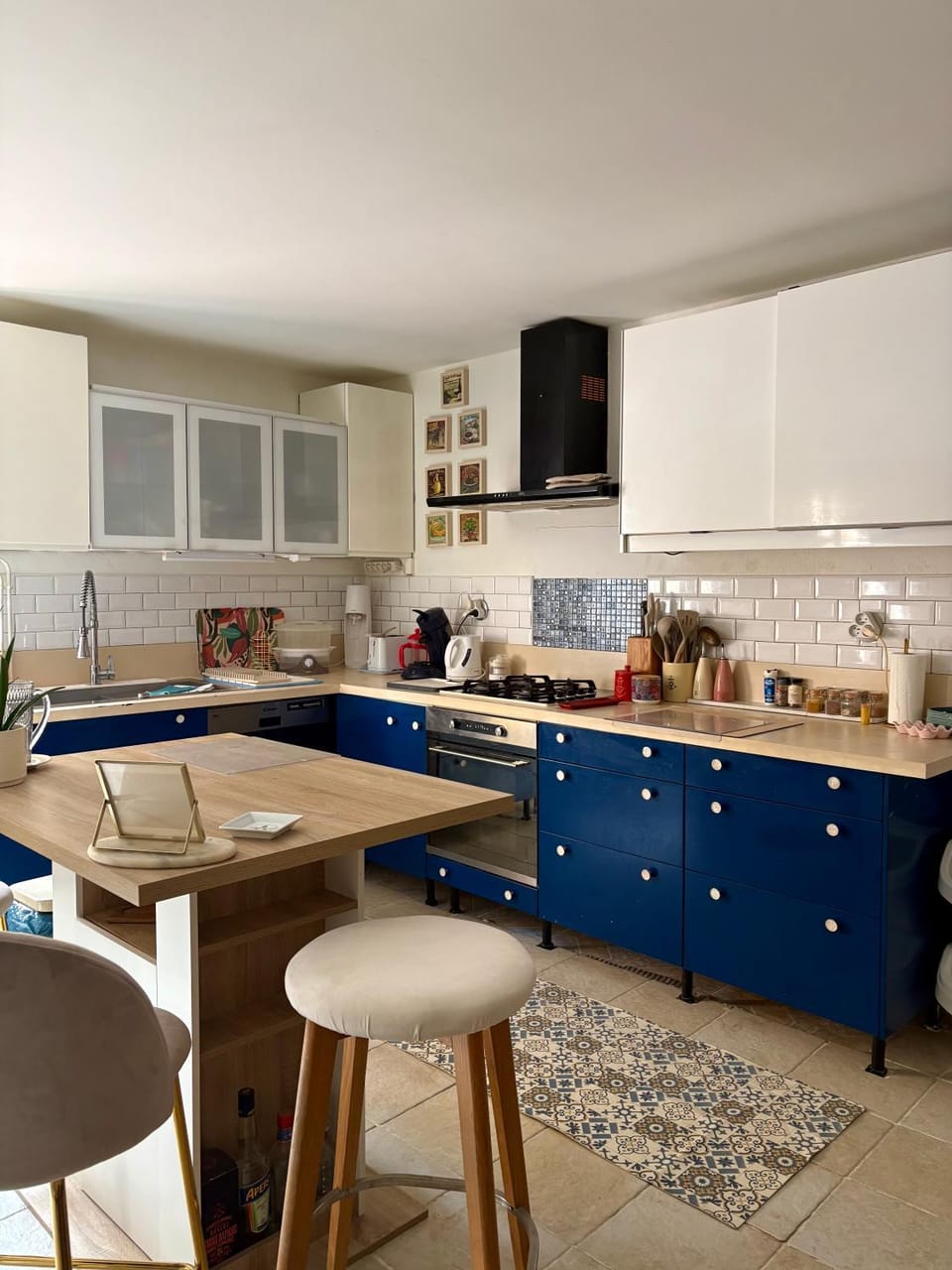 Dining area, kitchen