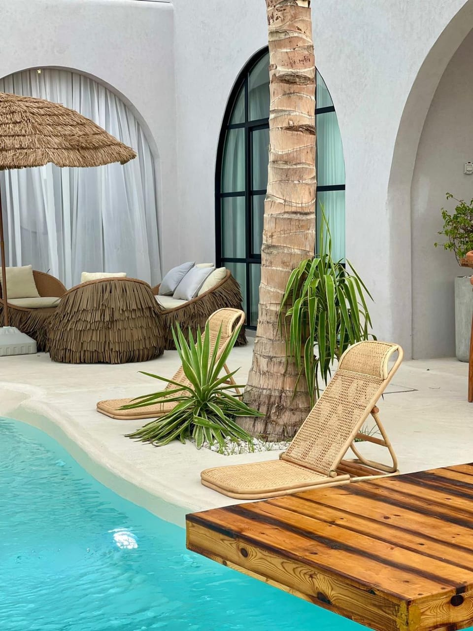 Seating area, Pool view, Swimming pool, Swimming pool, sunbed