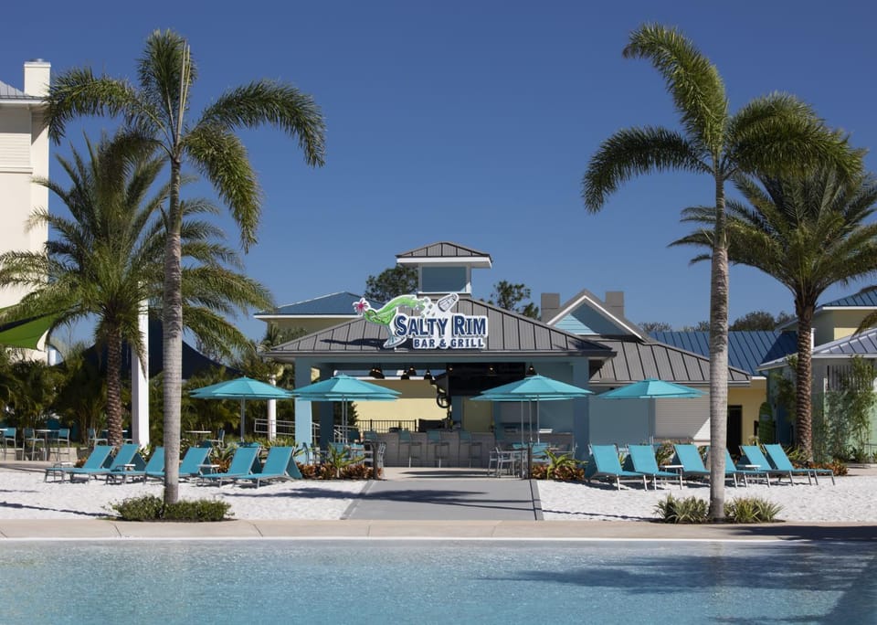 Restaurant/places to eat, Day, Pool view