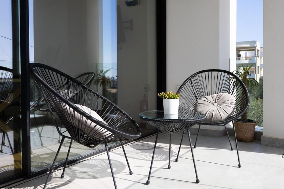 Patio, Day, View (from property/room), Balcony/Terrace, Balcony/Terrace, Seating area, Sunrise, Sunset, Inner courtyard view