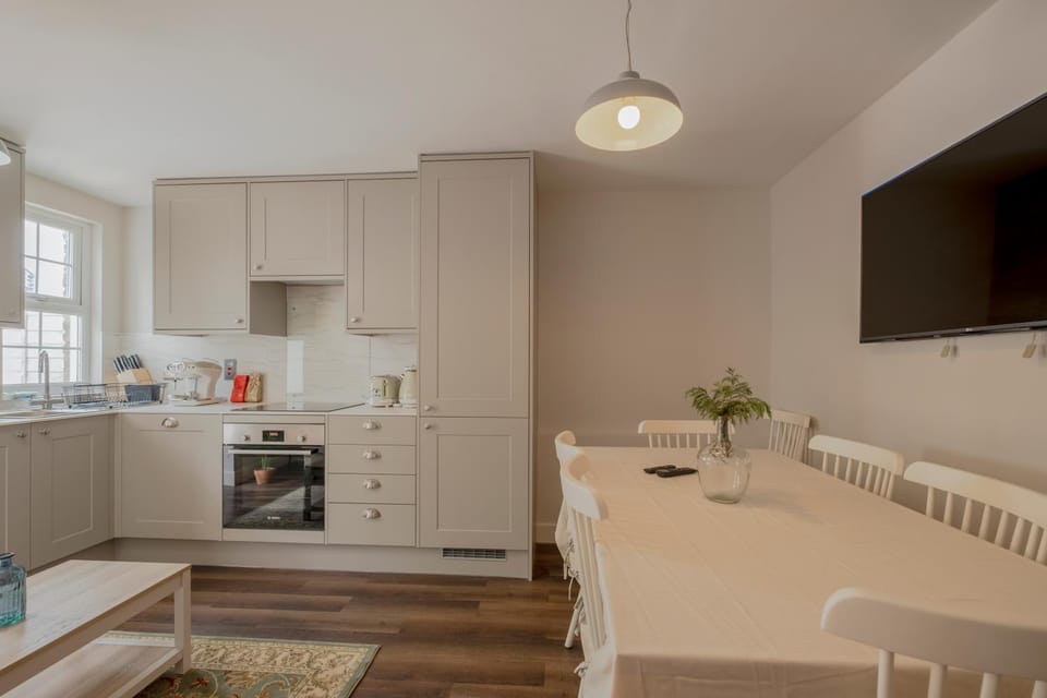 Prime Central Standalone Home Villa in London