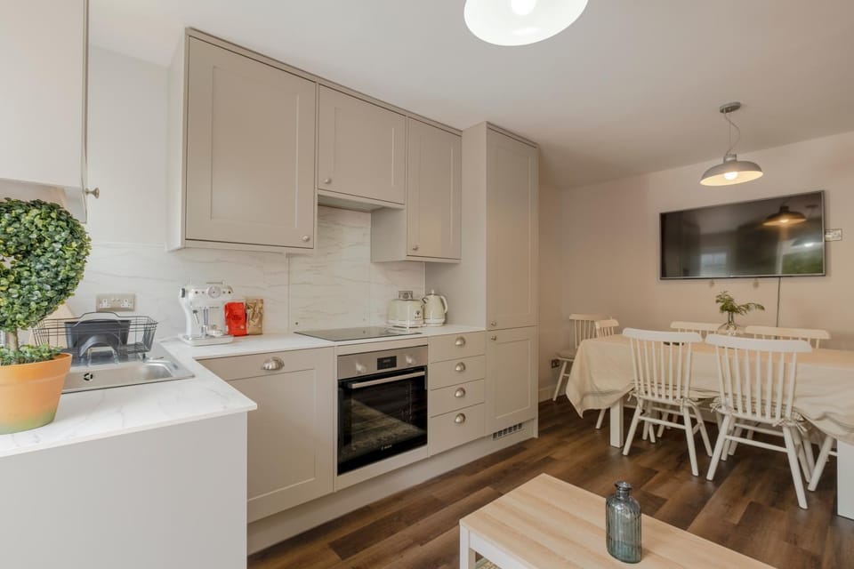 Prime Central Standalone Home Villa in London