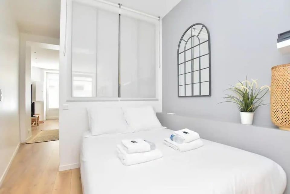 Appartement Design et Cosy Batignolles Apartment in Paris