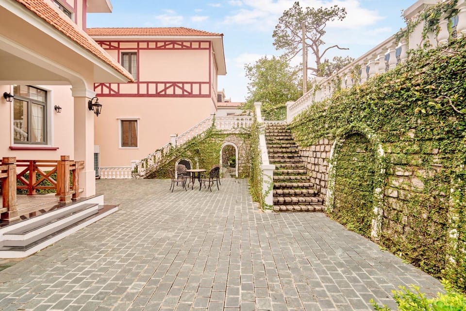 Property building, Day, Garden, Balcony/Terrace, Garden view