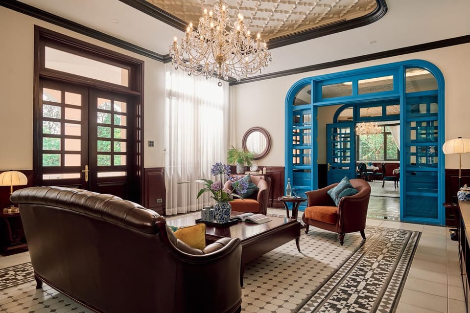 Living room, Seating area