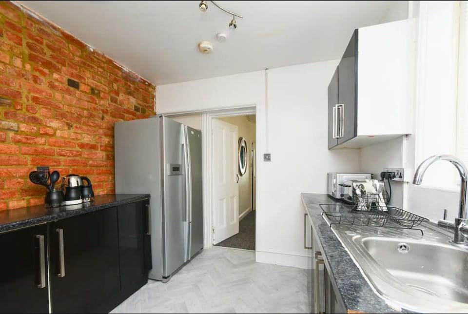 Property building, dishwasher, microwave, kitchen