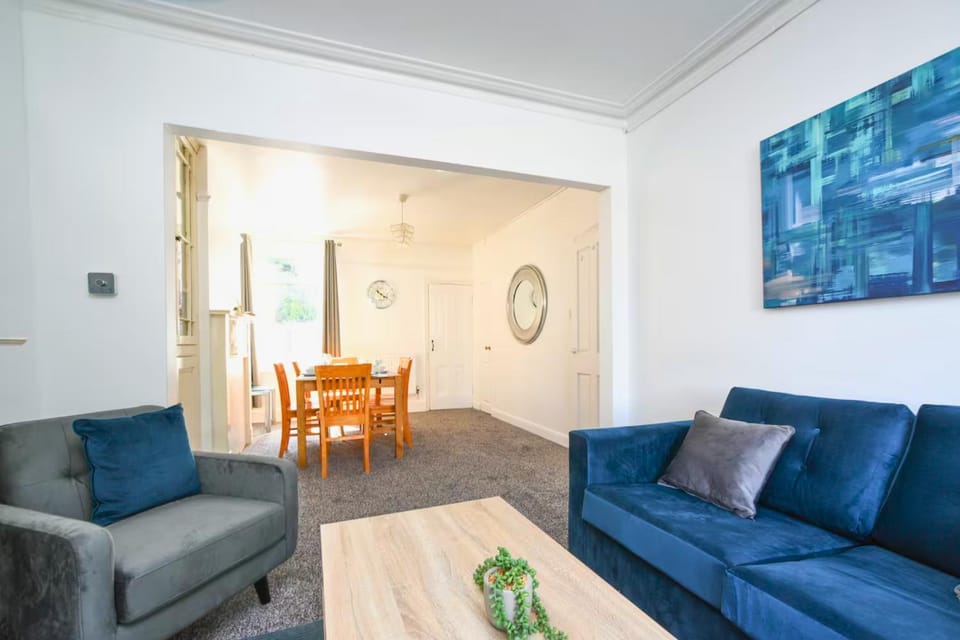 Property building, Communal lounge/ TV room, TV and multimedia, Living room